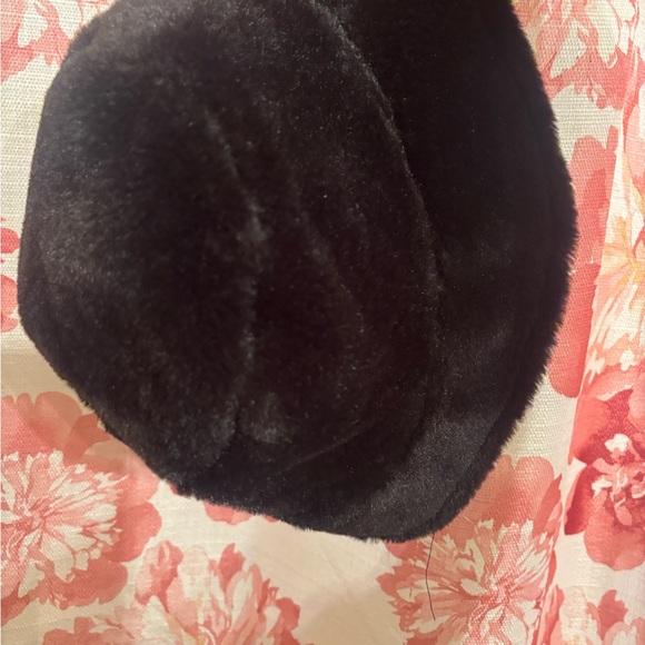 SHEIN Black Fuzzy Bucket Hat - Picture 3 of 4
